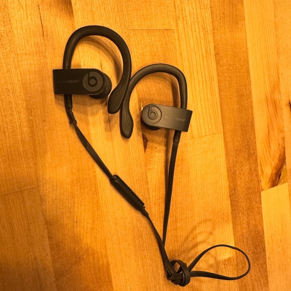 Beats Black Wireless Earbuds - Picture 1 of 2